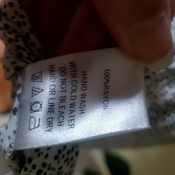 Floral embroidery top - Picture 6 of 6